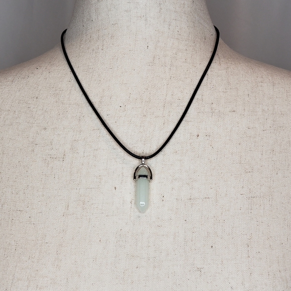 Glow in the Dark Luminous Stone Pendant - Picture 1 of 7